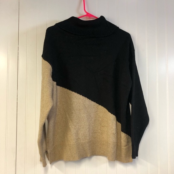 Lane Bryant Stylish Black and Tan Women's Turtleneck Sweater 18/20 - Picture 4 of 4